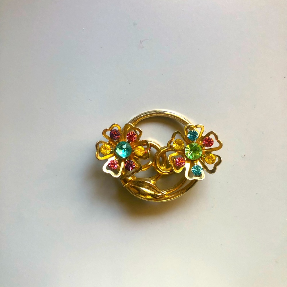 Pastel flower brooches